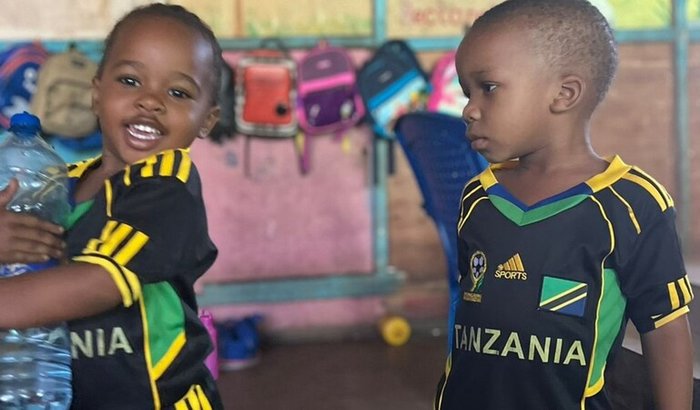 Ajuda para reforma de escola na Tanzânia