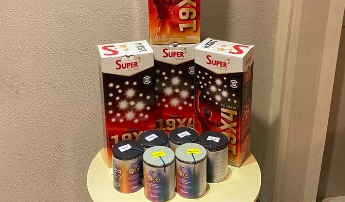 Festa com foguetes e fumaça na entrada do “Acordo” no CC Legends