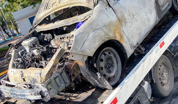 Ajuda com o carro que pegou fogo