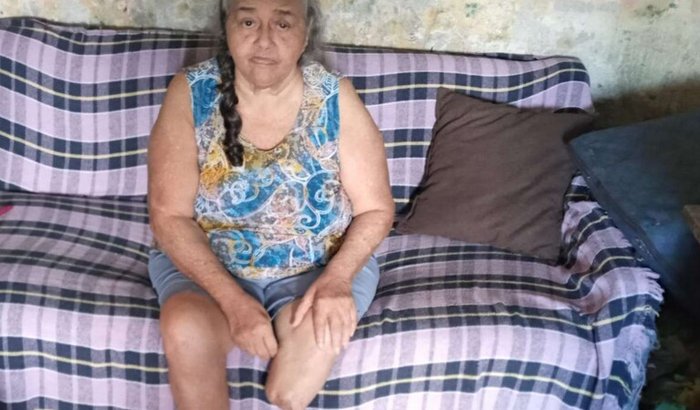 Todos por Dona célia.