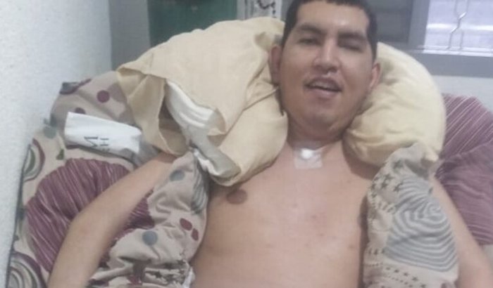 Ajudem o Juninho a sair da cama