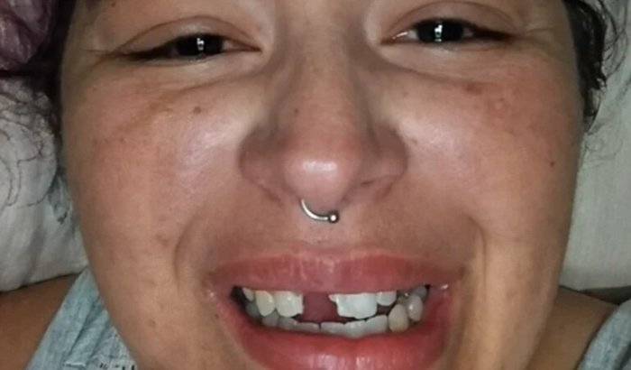 "A menina da paçoca que só quer cuidar da mãe e sorrir de novo"