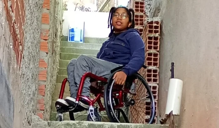 Elevador e cadeira motorizada para a Bia