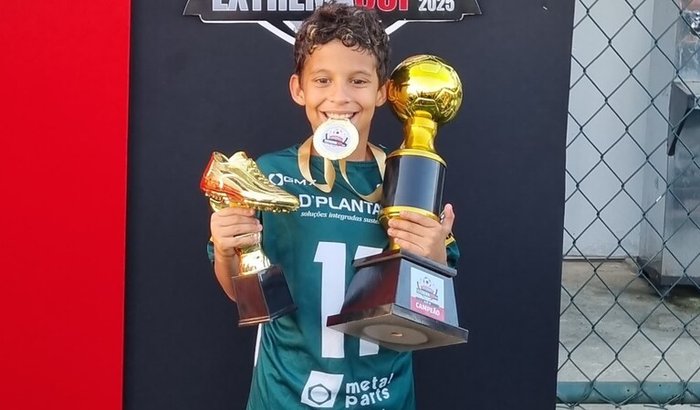 Meu sobrinho, uma estrela do futebol precisa de você para brilhar!