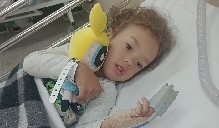 Ajude a Hellena no tratamento contra a anemia aplástica