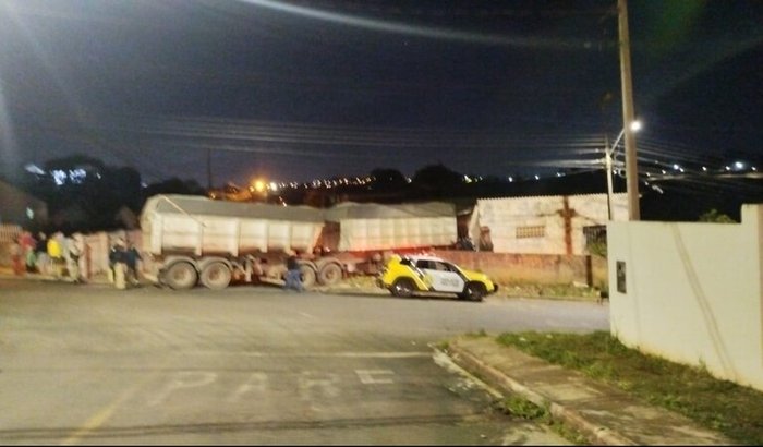 🚛🙏 Ajude a consertar o caminhão do meu irmão e reparar os danos da casa atingida