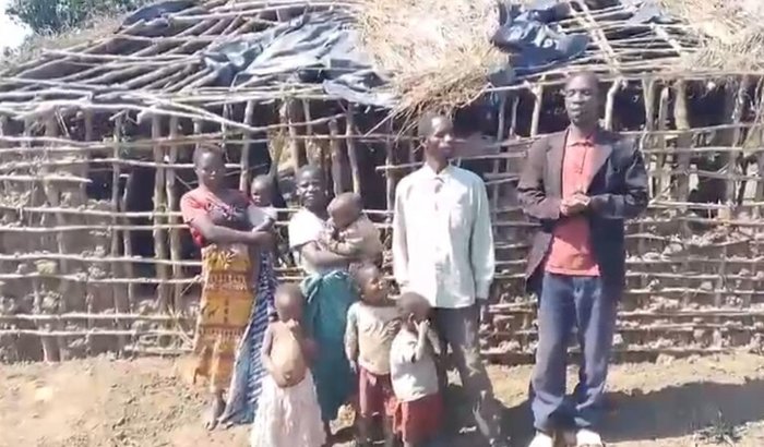 MÃOS DADAS COM A ÁFRICA