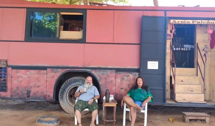 Ajude a reconstruir a Casa e a Loja de Falcão e Andréa!