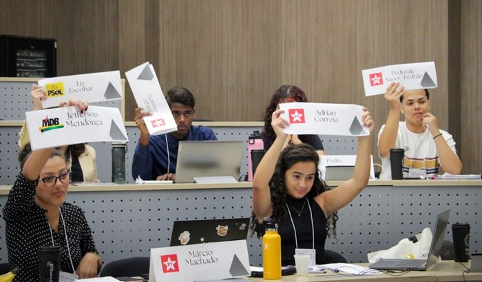 Nos ajude a oferecer bolsas de estudo para jovens!