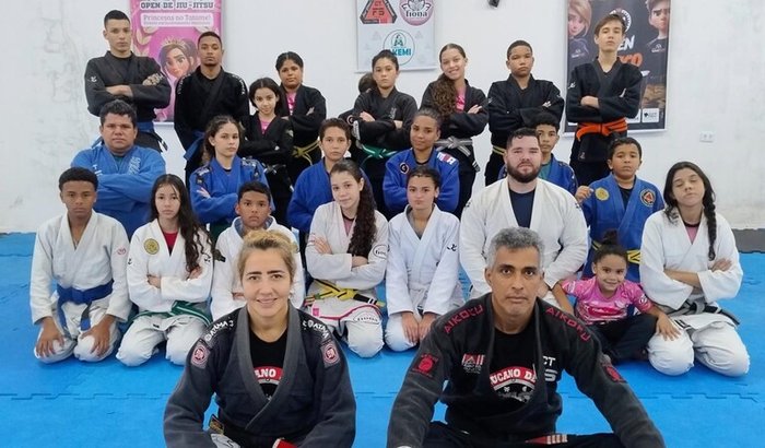 Novos tatames Dojô Ibura - Luta e Inclusão 