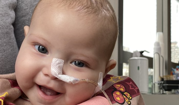 Ajude a Helo ficar em dia nas vacinas.