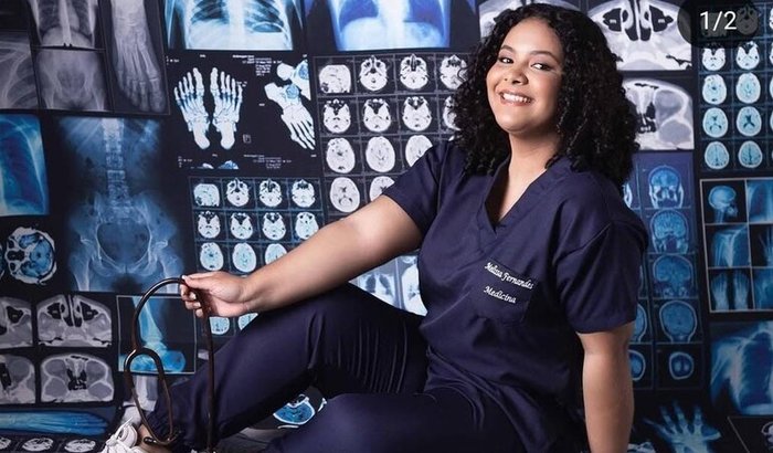 Ela só precisa de uma última ajuda para se tornar médica