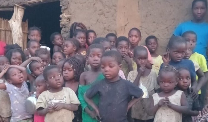 A fome doe ajude a África Moçambique nhamatanda 
