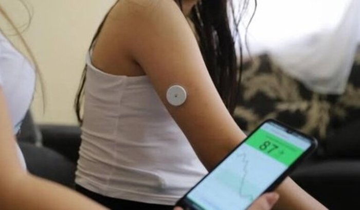 Vaquinha para os custos do sensor de Glicemia da Livia!  