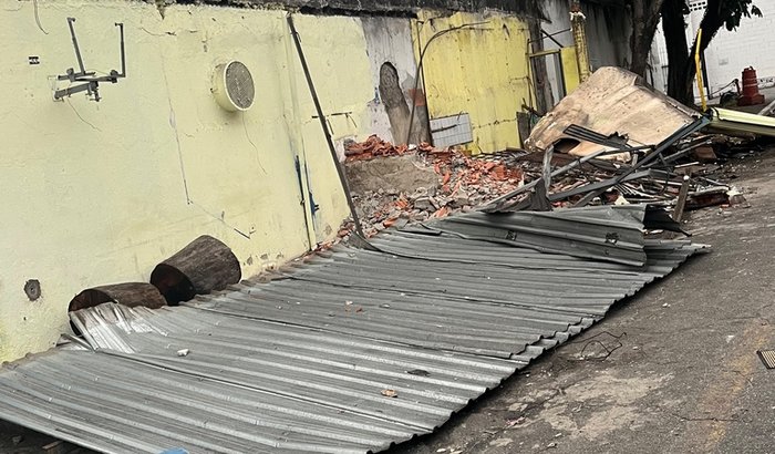 Ajuda para me erguer , derrubaram meu ponto de trabalho 