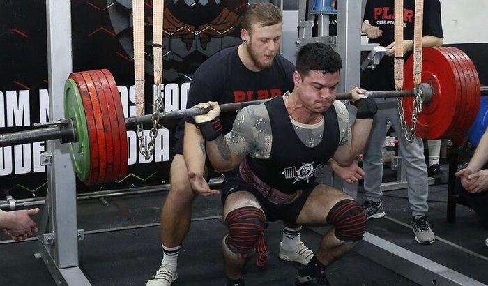 Ajude o Samuel com o primeiro Mundial de Powerlifting dele!