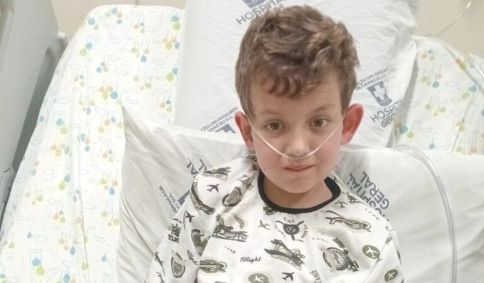 Thomas, 7 anos, um sorriso de esperança na luta pela vida. 💙