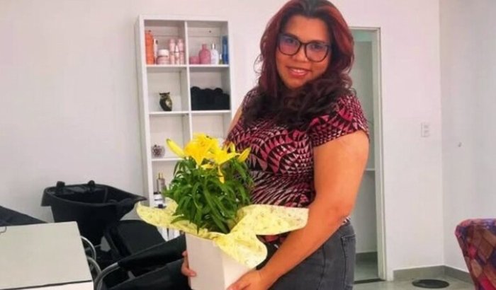 Ajudar para comprar um celular para trabalho.