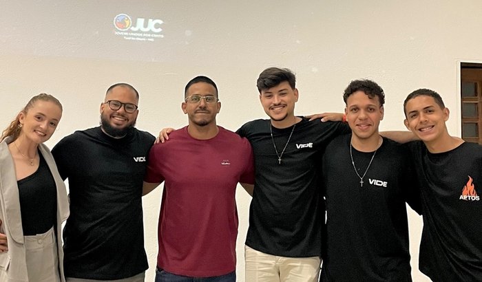 Gravação de 3 louvores autorais 