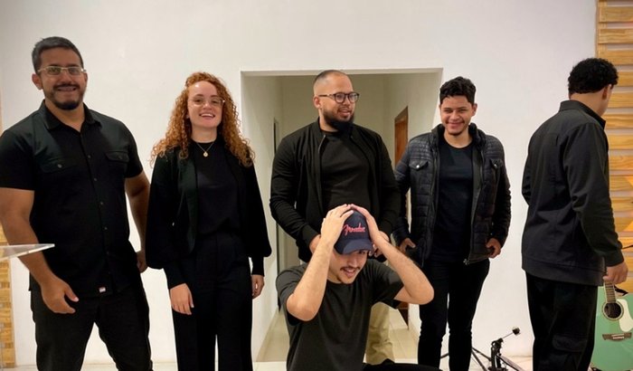 Gravação de 3 louvores autorais