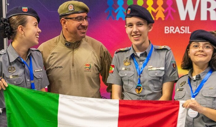 Ajuda para Equipe de Robótica do Colégio Policial Militar de Blumenau - Rumo a WRO do Panamá