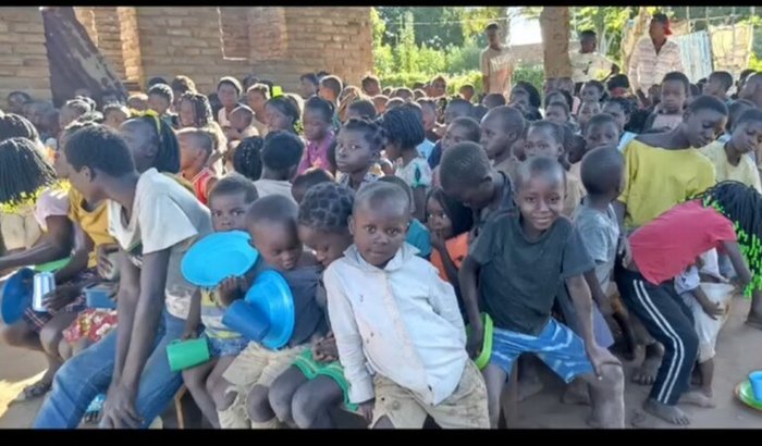 Ajudar as crianças  de moçambique 