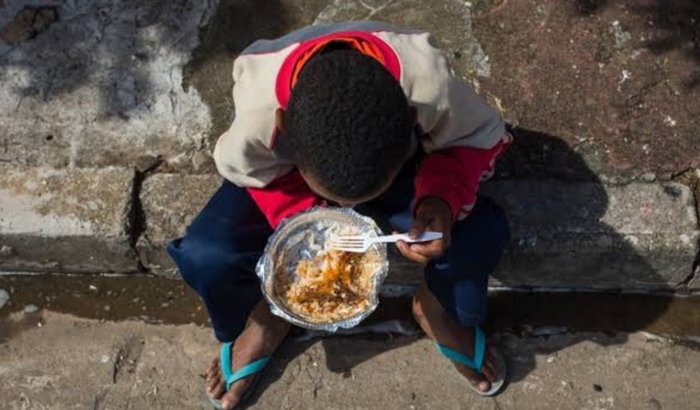 Me ajude a ajudar outras pessoas faça o bem sem olhar a quem 