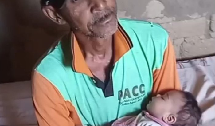 Em prol da construção da casa de Adelino Santana Souza