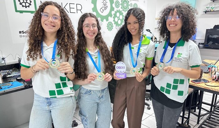 Quatro Meninas, Um Sonho de Robótica. Apoie Nossa Ida à Nacional
