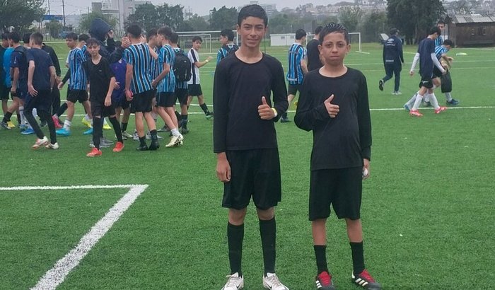 Ajude dois garotos a realizar o sonho de jogar futebol na Europa 