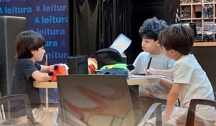 Ajude meu clube de desenho! (: