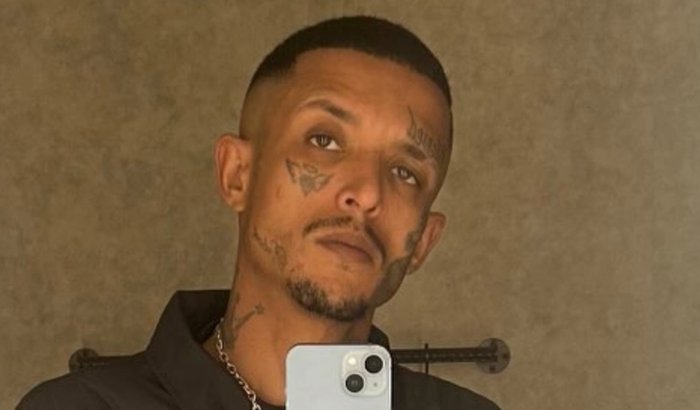 Ajuda o Frank continuar vivo e conseguir comer