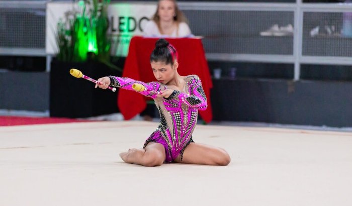 Ajude a ginasta Angelina Rezende a realizar um sonho 