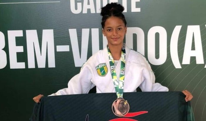 AJUDE LARYSSA SANTOS JUDOCA