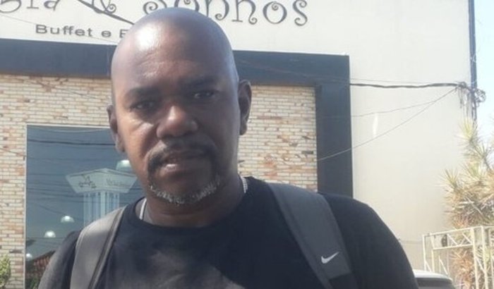 Ajuda para uma pessoa em situação vulnerável 