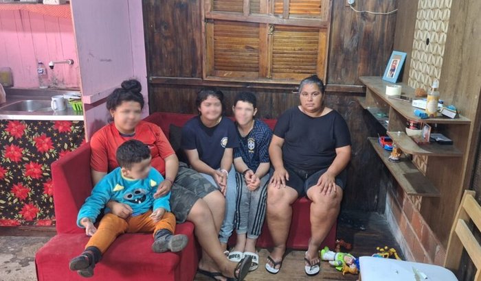 Contribua para dar um lar digno para Cristina e seus 9 filhos