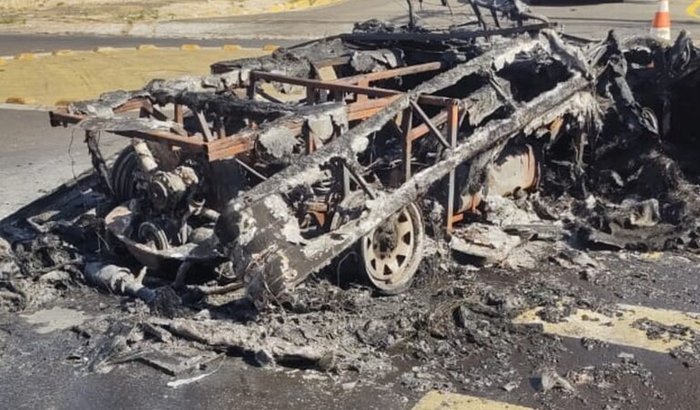 Carro para trabalho do Sr José