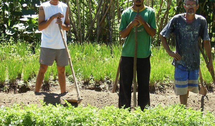 Ajude-nos continuar ajudando