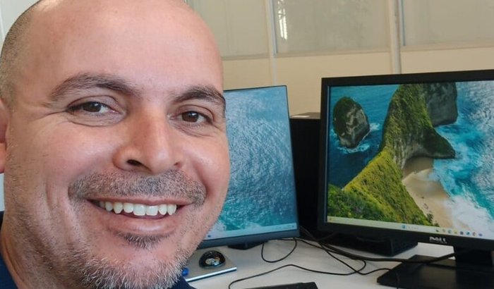 Conto com sua ajuda, Preciso de um carro para trabalho.