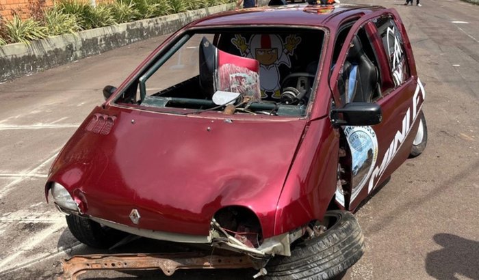 Reconstrução Twingo