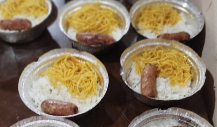 Matando a fome e levando a palavra de Deus 