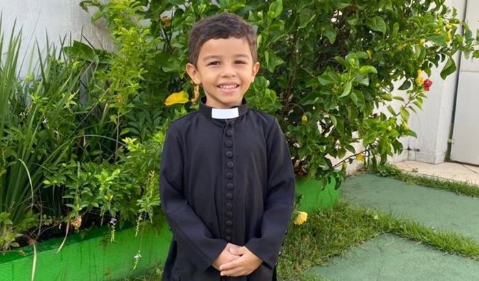 Kaleo, um futuro padre que sonha em conhecer o Papa em Roma!