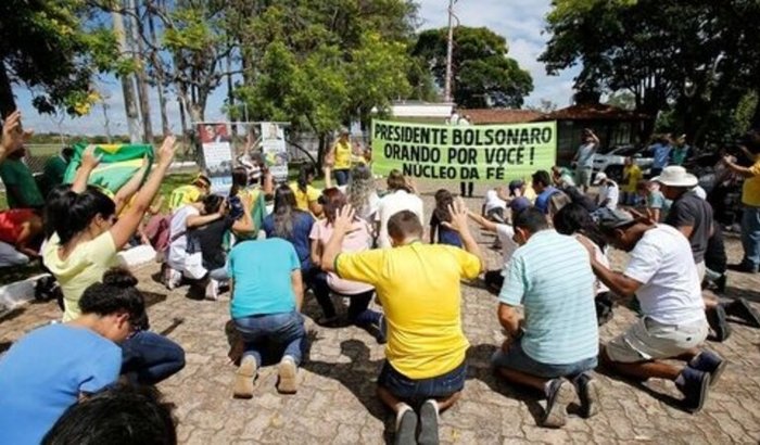 Vaquinha vigília e orações a Bolsonaro liberto
