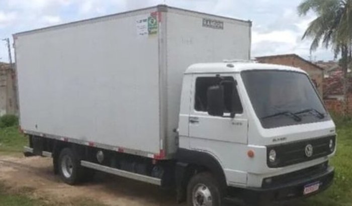 Ajude o amigo da estrada ( caminhoneiro)