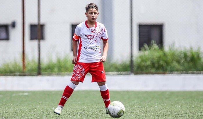 Ajude o Alejandro a ir para Europa