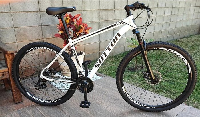 Bicicleta para nosso amigo Magno (portaria)