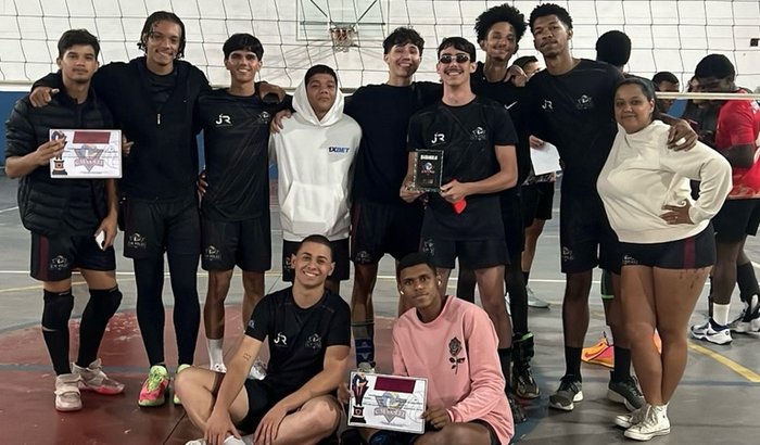 Ajuda para a alimentação e abirtragem do sub 21 na copa dos gigantes da rede