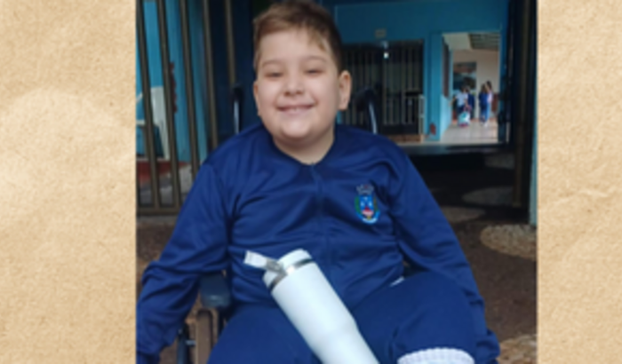 Ajude o Arthur a comprar sua cadeira de rodas.