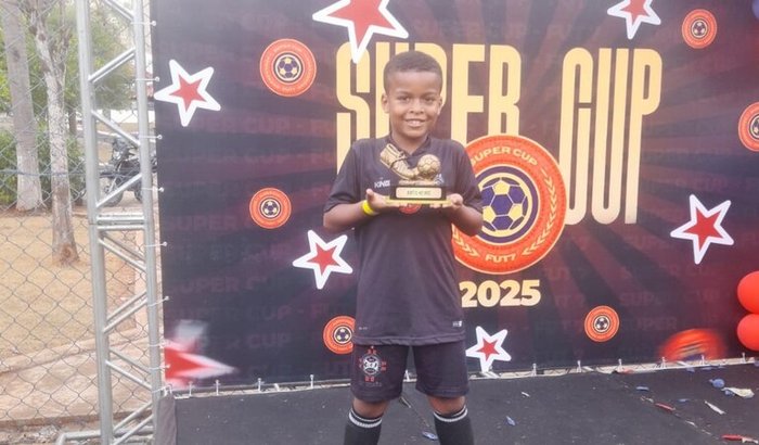 Ajude o Leonardo a realizar seu sonho no futebol! ⚽