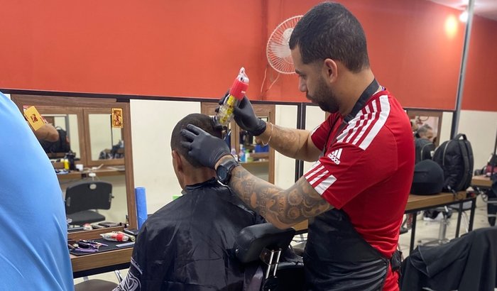 Me ajudar a comprar as coisas pra abrir o meu salão